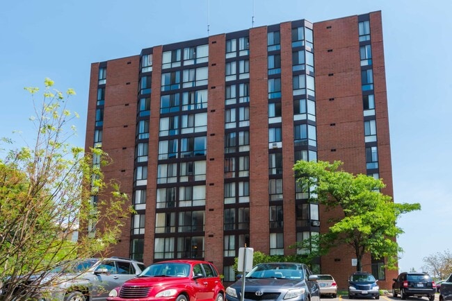 Photo du bâtiment - Heritage Place Apartments