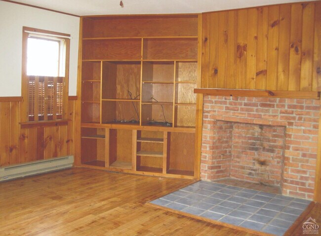 Building Photo - 17 Elm St