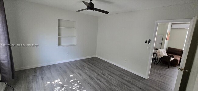 Foto del edificio - 1130 NE 111th St