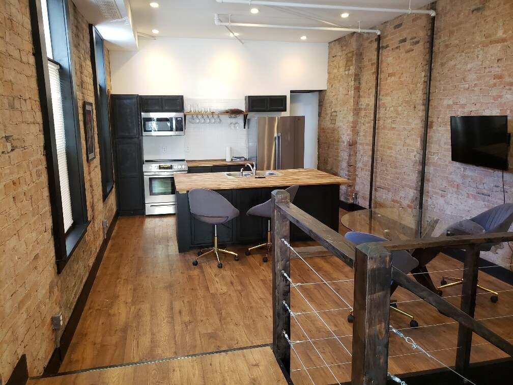 Kitchen1 - 118 E Liberty St