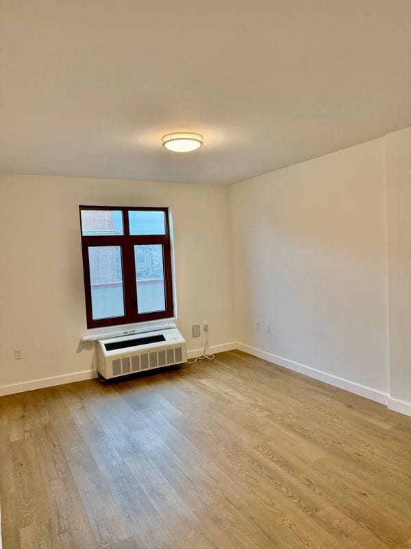 Building Photo - 224 Gramatan Ave