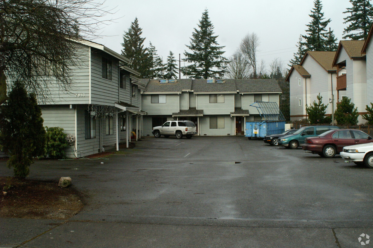 Primary Photo - Timber Hill Apartments