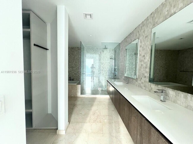 Foto del edificio - 68 SW 6th St