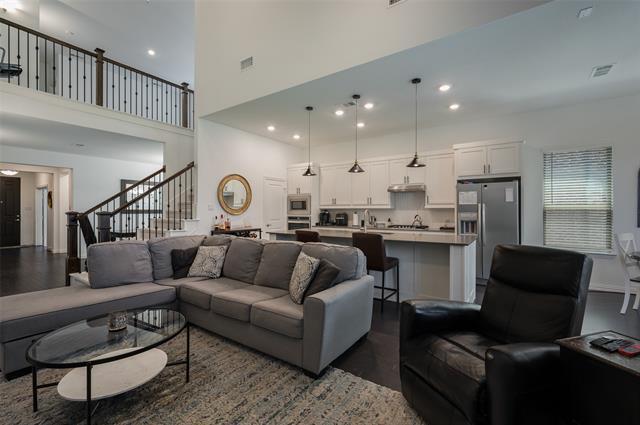Foto del edificio - 840 Elm Park Dr