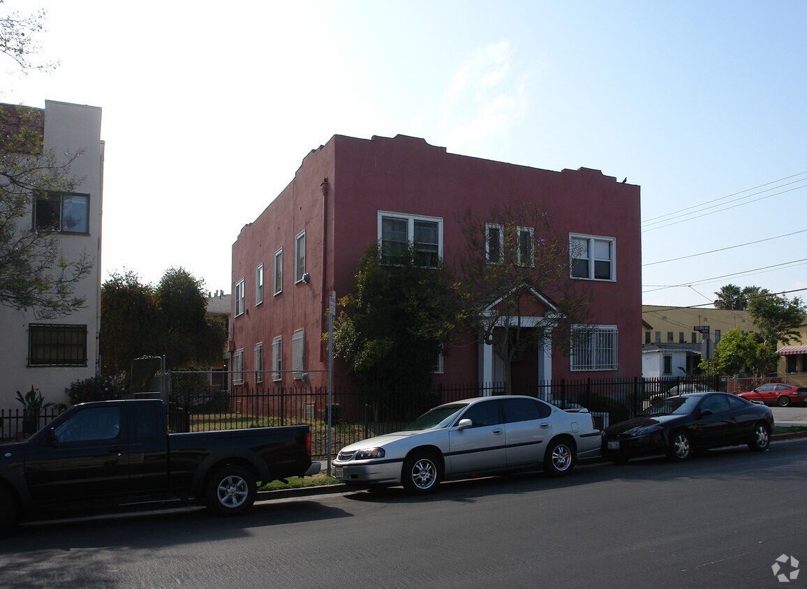 Foto del edificio - 881 N Oxford Ave