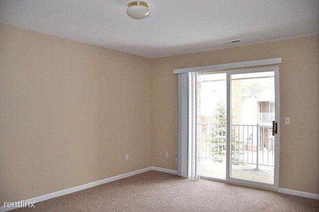 Building Photo - 2 br, 2 bath Condo - 16509 Glenpointe Drive