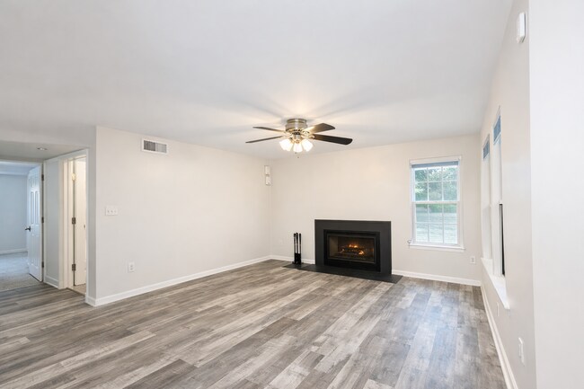 Foto del edificio - 4410 Lord Loudoun Ct