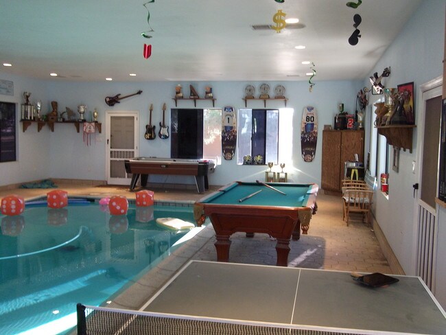Foto del edificio - 13164 Avenal St