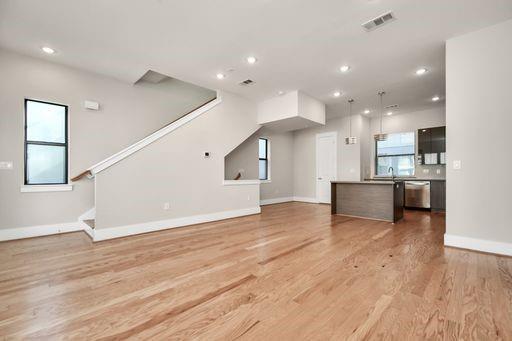 Foto del edificio - 2401 Crawford St