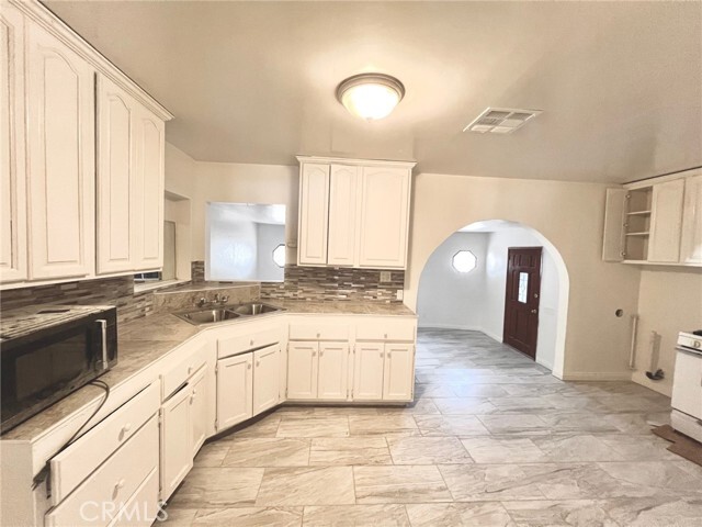 Foto del edificio - 1263 Lomita Rd