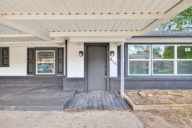 Foto del edificio - 815 Brooks Ave