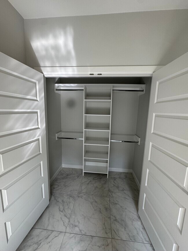 Foto del edificio - 703 Pedro St