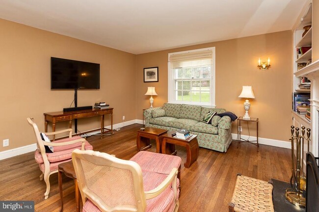 Foto del edificio - 515 Manor Rd