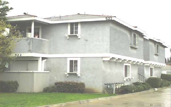 Building Photo - 522 Flower St