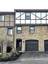 Building Photo - 711 Newton Square Dr