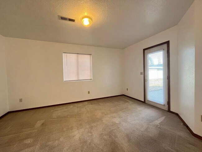 Foto del edificio - 5211 S Smith Ct