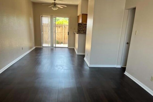 Building Photo - 3600 Jeanetta St