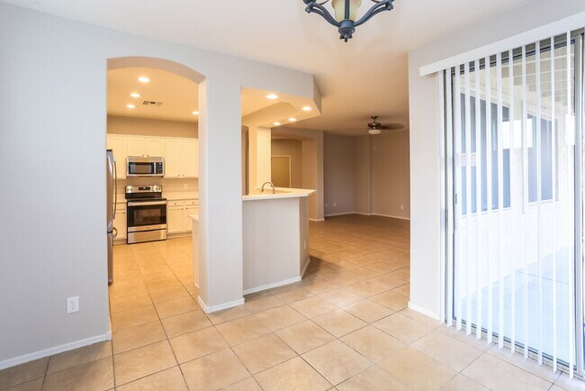 Building Photo - 6531 S 17th Ave