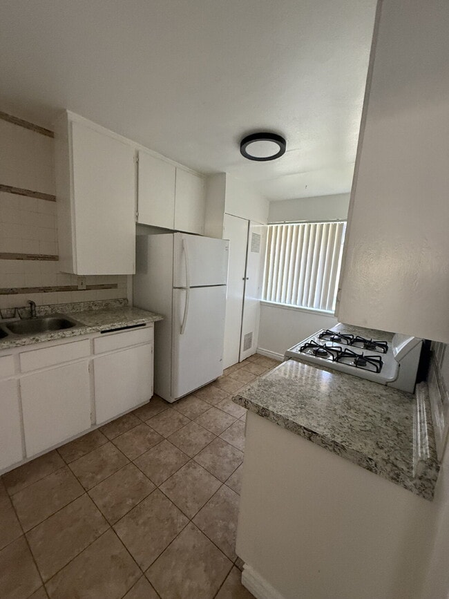 Building Photo - 4607 Plaza Ln