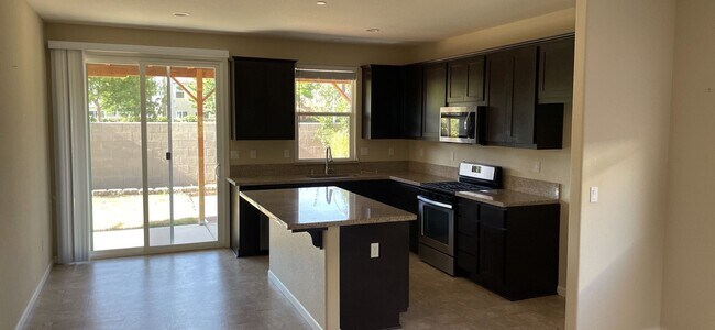 Foto del edificio - Apply Now to Schedule Viewing.