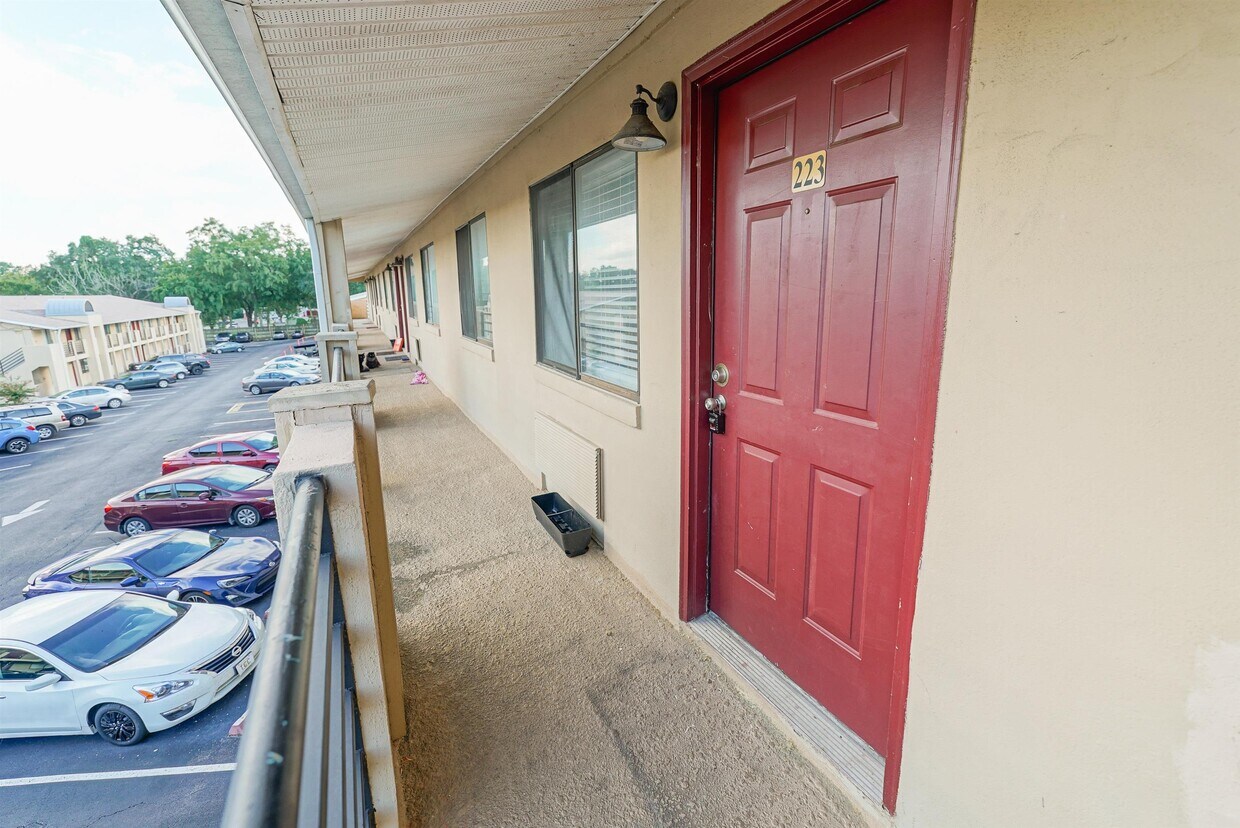 Foto principal - 403 Hayden Rd