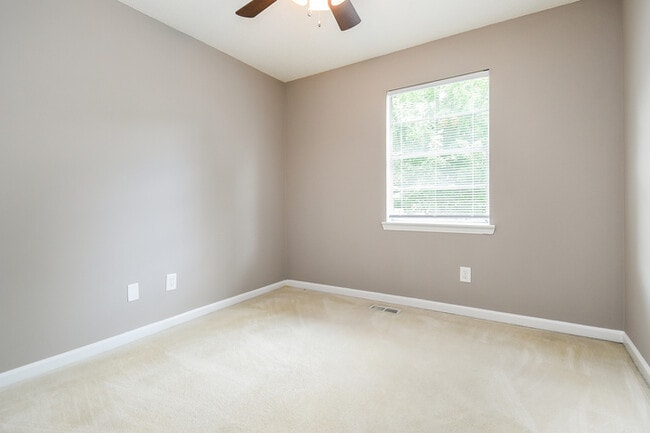 Building Photo - 2569 Gaylon St