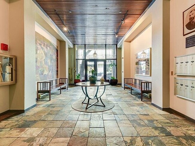 Interior Photo - The Fairmount