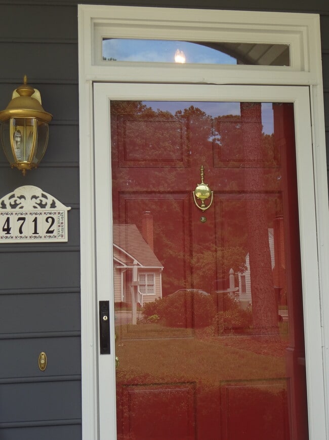 Foto del edificio - 4712 Worthington Ln