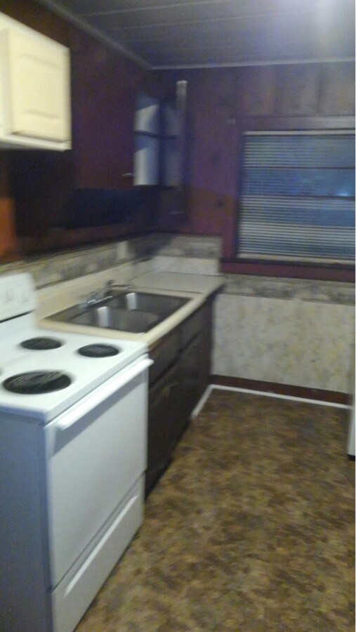 Building Photo - 5405 Colonial Cir