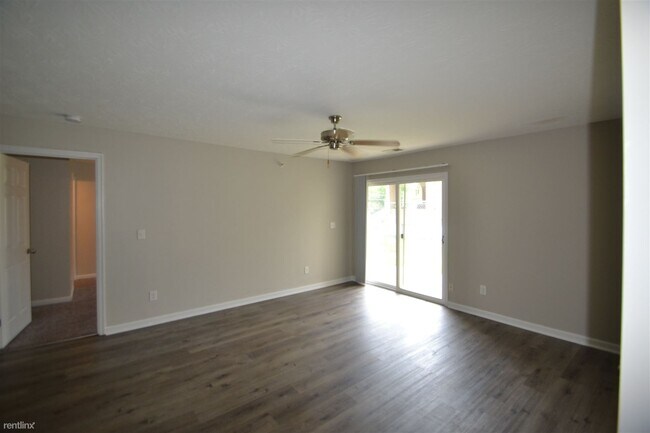 Building Photo - 2 br, 2 bath Condo - 4561 Foley Rd Apt 3