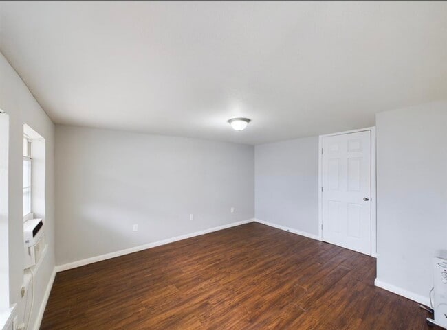 Building Photo - 607 Enid St