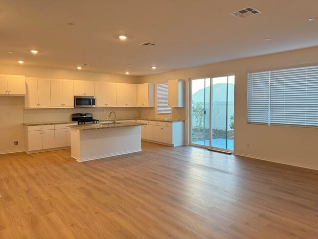 Foto del edificio - Brand new house at Winchester road in Brand New Willow Springs community - close to everywhere