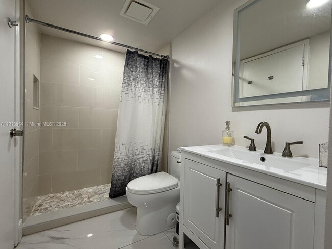 Building Photo - 9015 SW 125th Ave