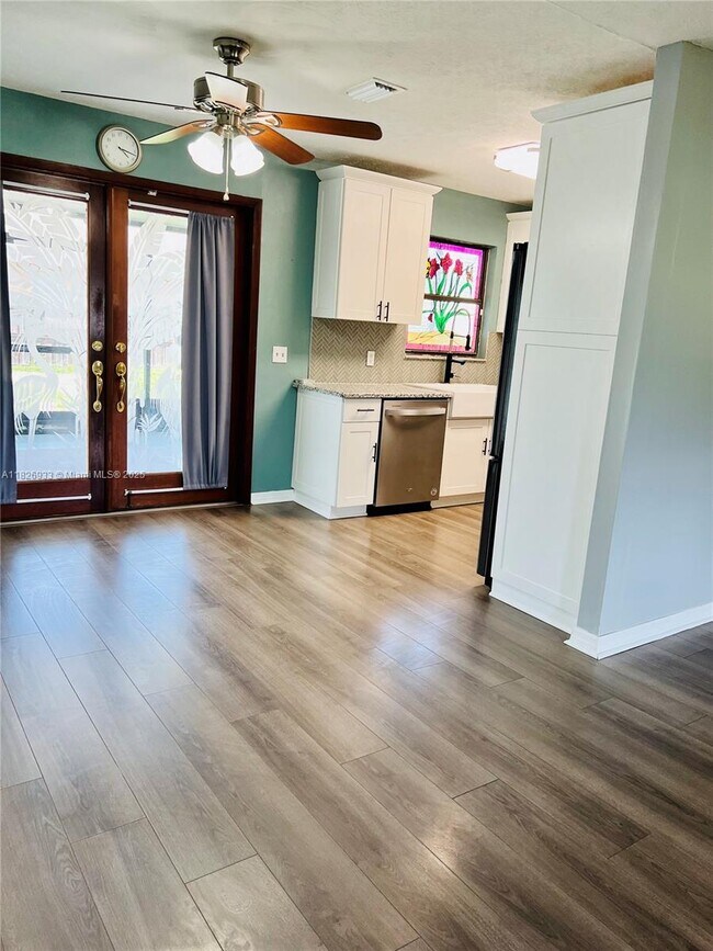 Foto del edificio - 1573 SW Lexington Dr