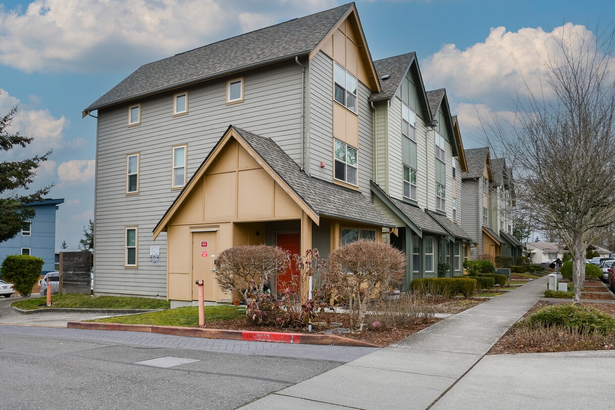 Primary Photo - Glennwood Townhomes