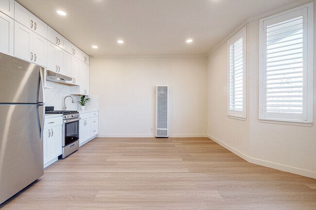 Photo - 2101 Baker St Apartment