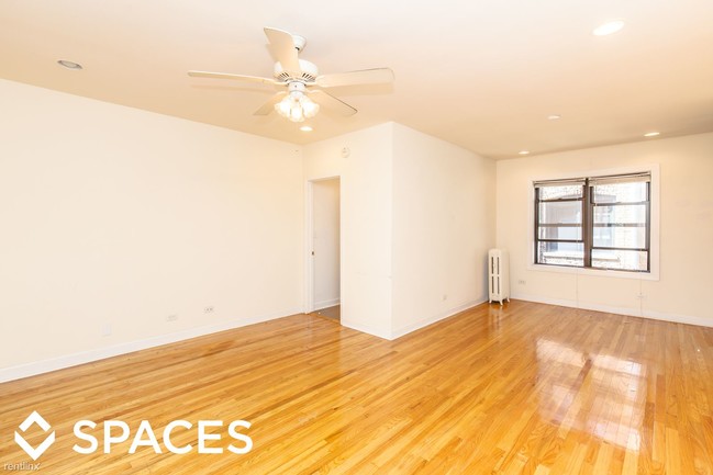 Building Photo - 4550 N Wolcott Ave