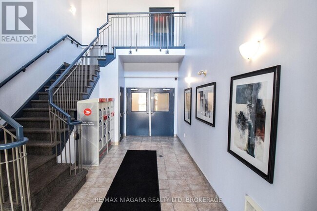 Photo du bâtiment - 6365 Drummond Rd