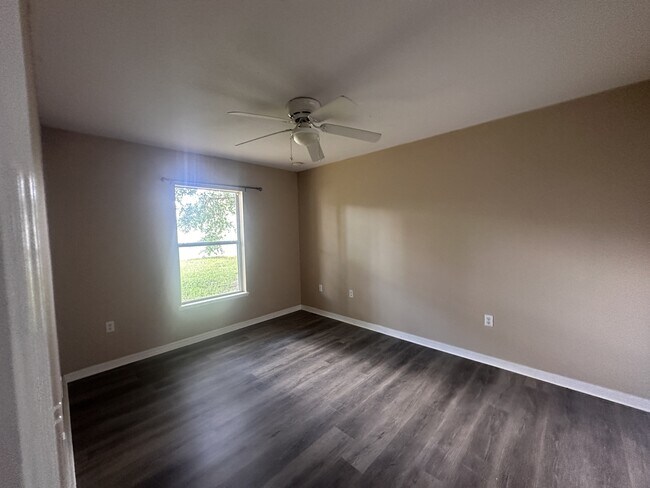 Foto del edificio - 4617 SE 27th St
