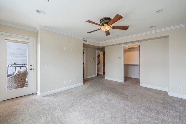Building Photo - Luxurious Beachside Living in Manhattan Beach