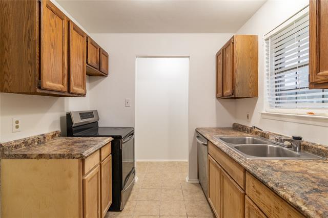 Building Photo - 817 Oak Grove Ln