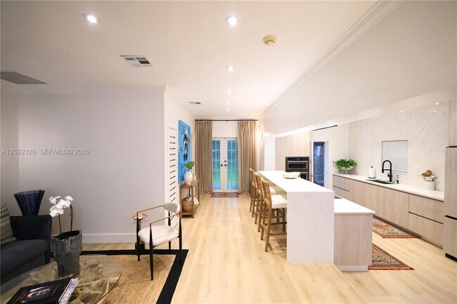 Foto del edificio - 2338 SW 11th St