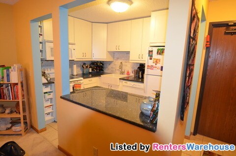 Building Photo - 1800 Riverwood Dr