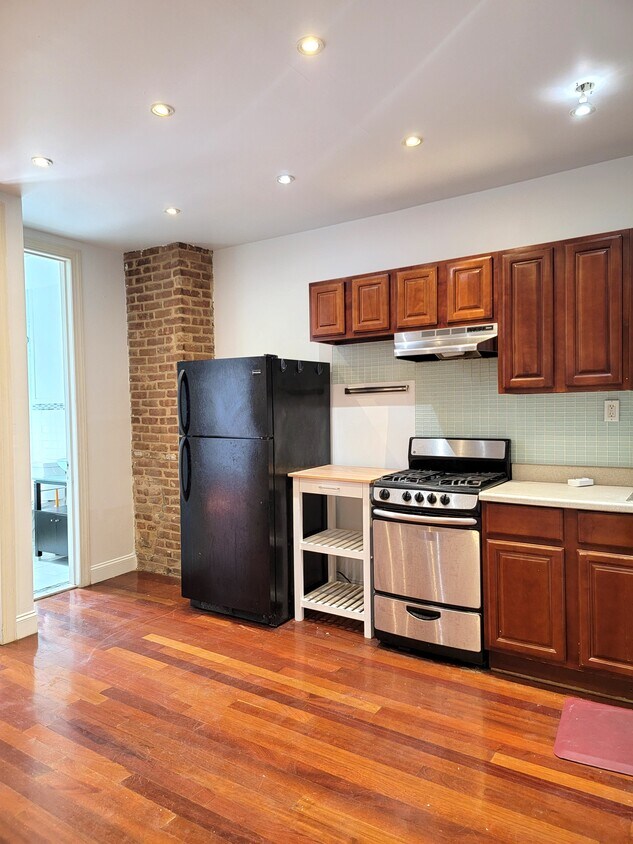 Foto principal - 256 Tompkins Ave