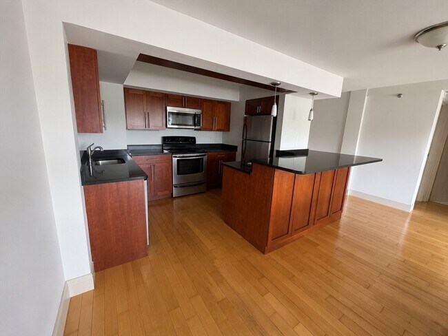 Building Photo - 1600 Beacon St