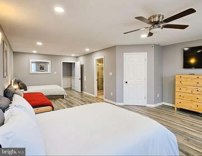 Building Photo - 1212 N King St