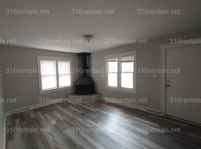 Building Photo - 1818-18185 S Ida St