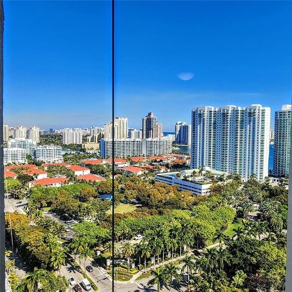 Foto del edificio - 18181 NE 31st Ct