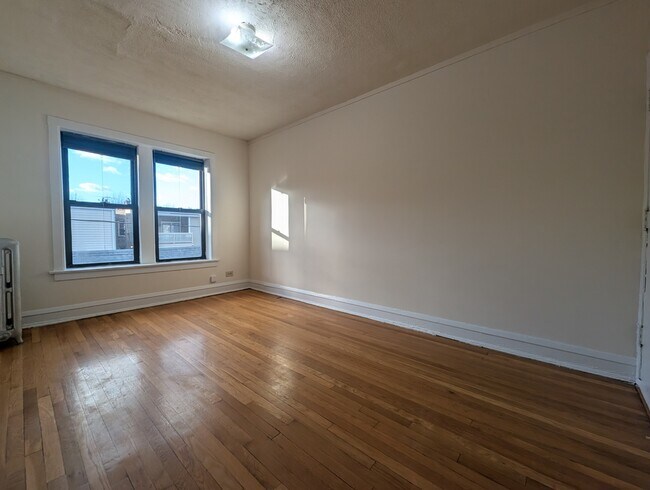 Foto del edificio - 3310 W Schubert Ave