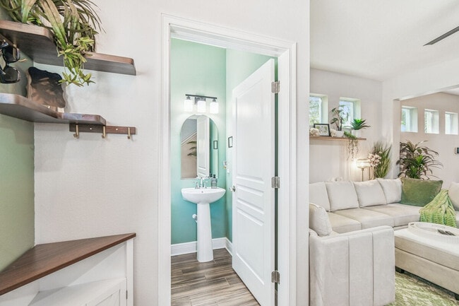 Foto del edificio - 109 W Hollywood St